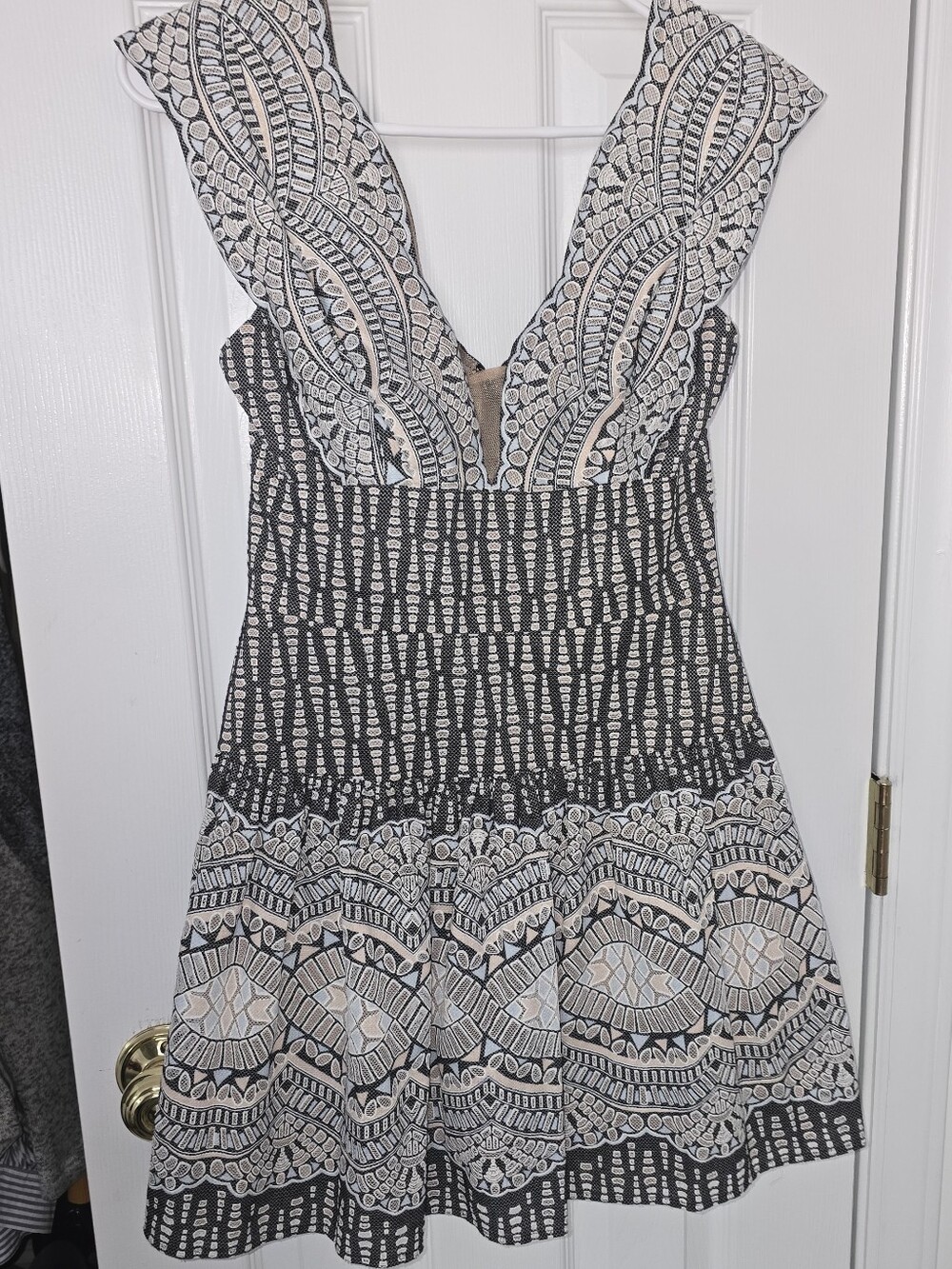 BCBGMaxAzria Black and Cream Patterned V-Neck Mini Dress